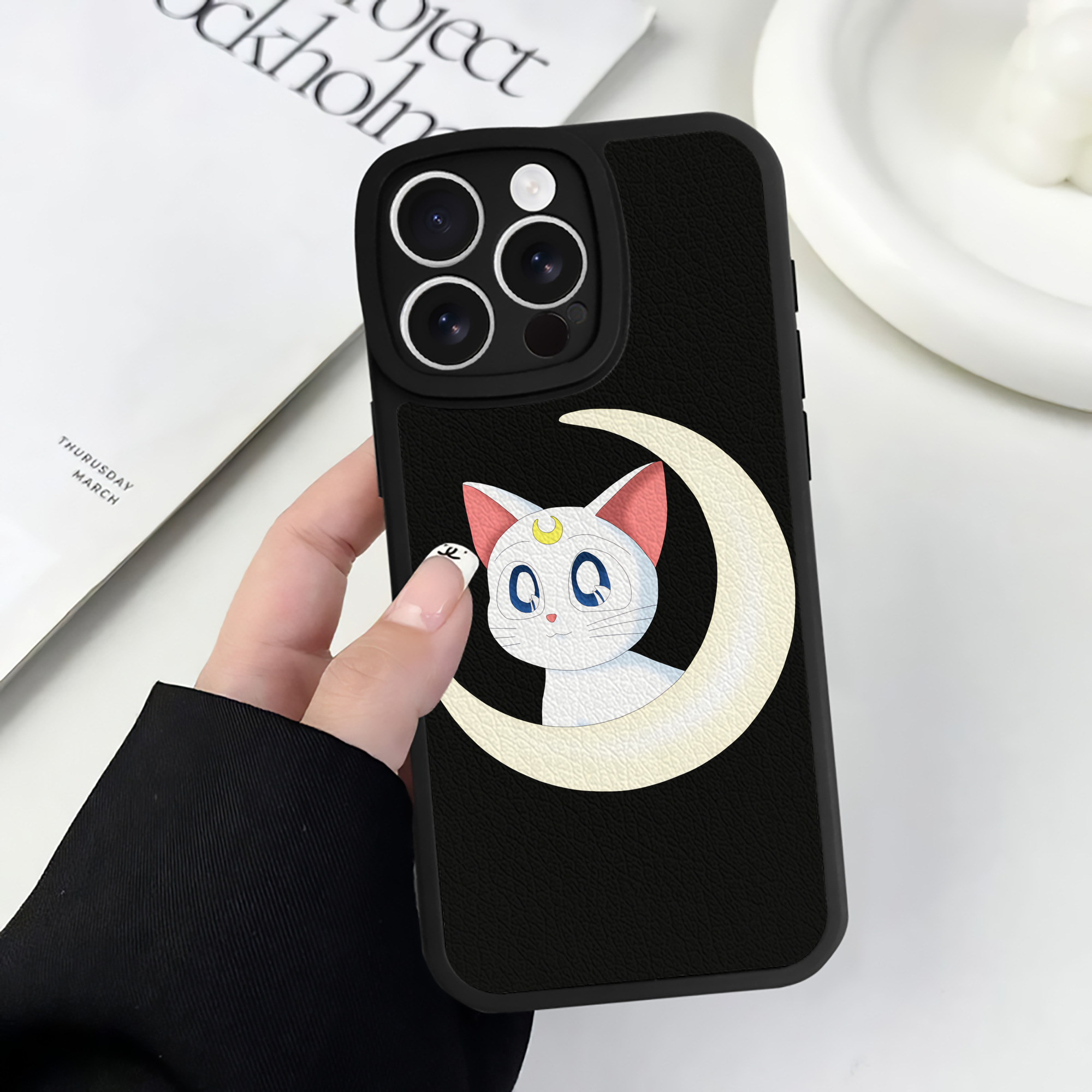 （画像用） 美少女戦士セーラームーン Sailor Moon 【iPhone 16シリーズ対応】シリコンスマホケース（レザー調） 材質：シリコン